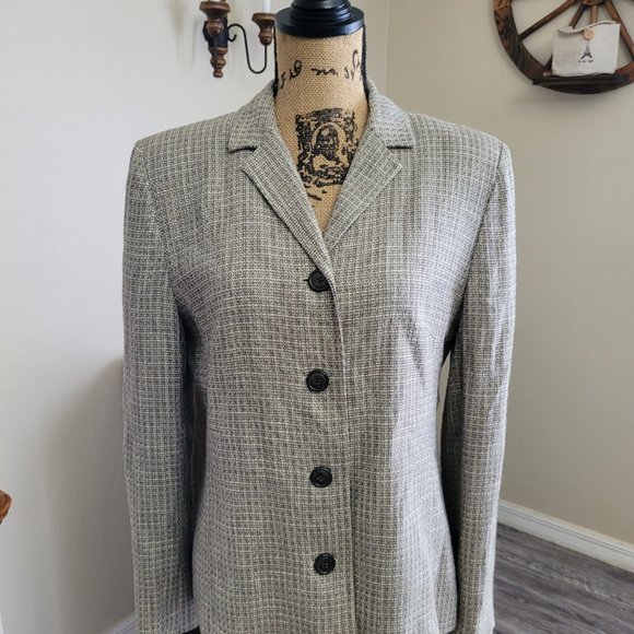 Donna Nicole Blazer - Picture 2 of 8